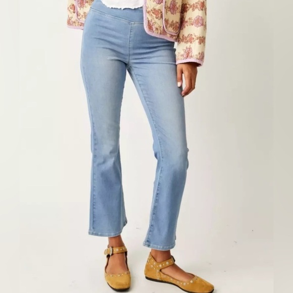 NWT We The Free In My Feelings Mid Rise Crop Boot Jeans - Picture 3 of 4
